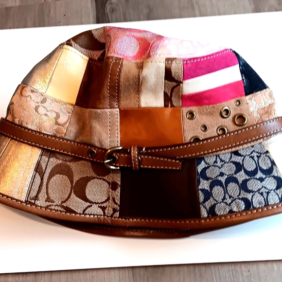 Coach bucket hat - Picture 1 of 3